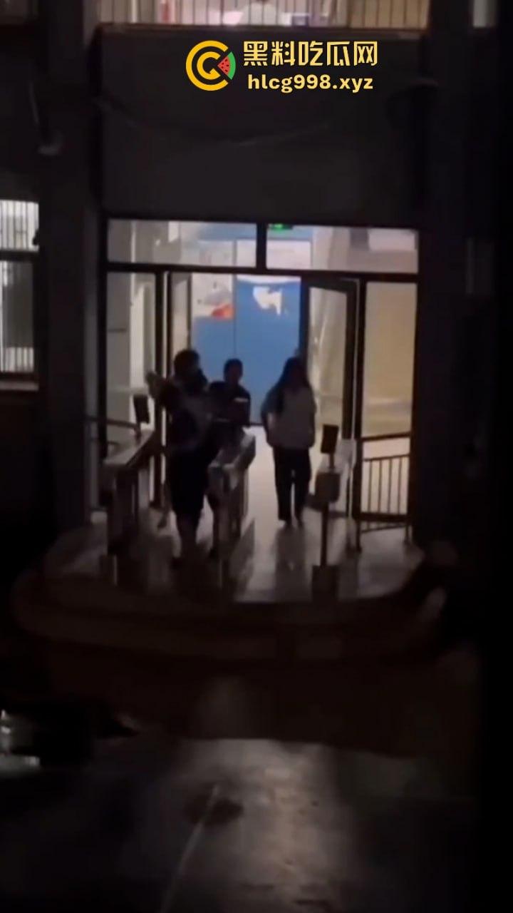 海南桂林洋学校半夜鬼哭? 被视频第3秒吓到了 这谁来解释一下?? 第5张 海南桂林洋学校半夜鬼哭? 被视频第3秒吓到了 这谁来解释一下?? 第5张