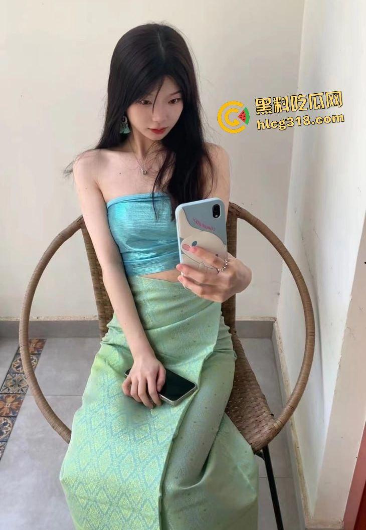 福利姬【下山绵羊】极品校花用自慰炮搞到尿失禁，喜欢白虎的老板给重金直接插到爽！  第2张