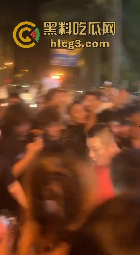 8.15海口抓嫖事件：爱赌的爸、生病的妈、上学的弟，破碎的她还有谁能帮？该管的不管，该抓的不抓！  第1张