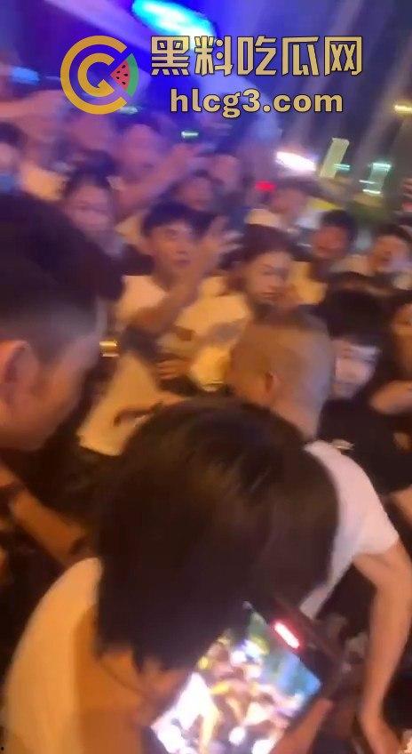 8.15海口抓嫖事件：爱赌的爸、生病的妈、上学的弟，破碎的她还有谁能帮？该管的不管，该抓的不抓！  第2张