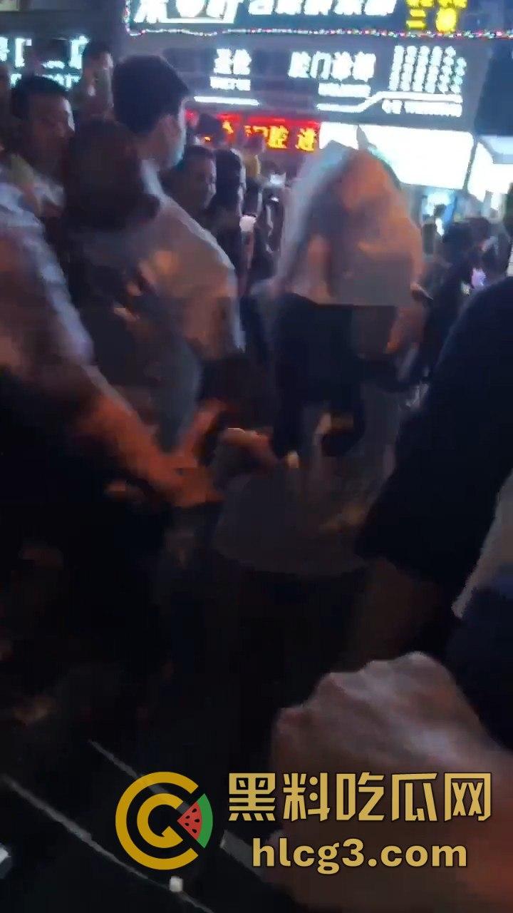 8.15海口抓嫖事件：爱赌的爸、生病的妈、上学的弟，破碎的她还有谁能帮？该管的不管，该抓的不抓！  第6张