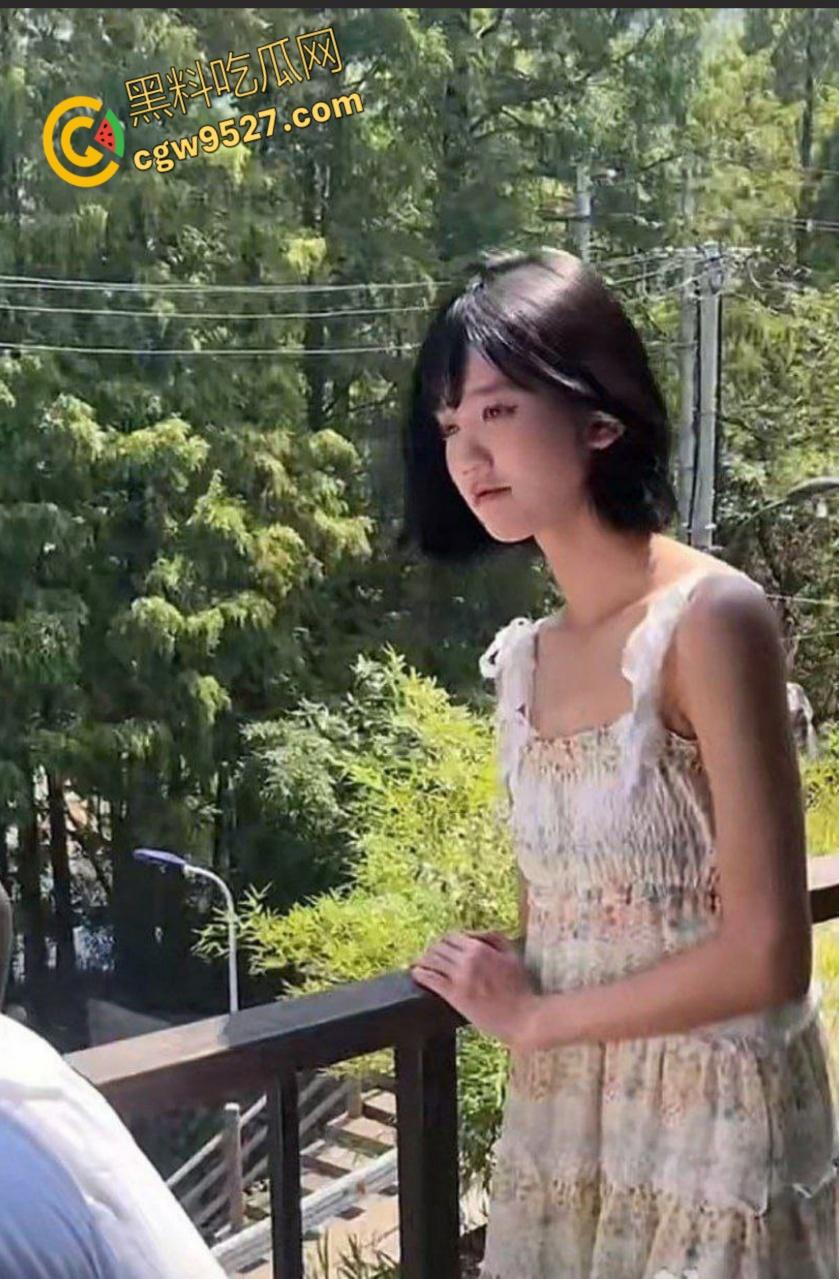 抖音清纯女神【痱子哭哭】，金主调教视频外泄，主动骑乘浪叫，甜美形象全崩，骨子里就是个欠操的骚货！  第3张