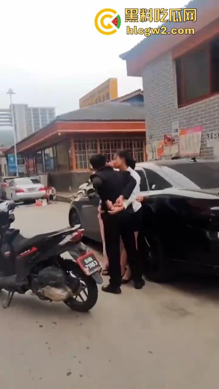 缅甸勐拉醉酒妹酒后倒贴闺蜜老公 强吻硬抱还蹭鸡 原配在一边无能狂怒  第3张