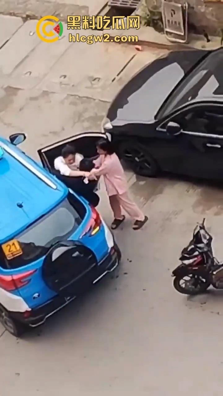 缅甸勐拉醉酒妹酒后倒贴闺蜜老公 强吻硬抱还蹭鸡 原配在一边无能狂怒  第5张