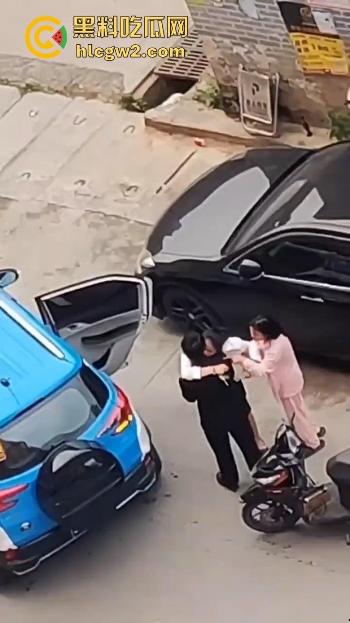 缅甸勐拉醉酒妹酒后倒贴闺蜜老公 强吻硬抱还蹭鸡 原配在一边无能狂怒  第6张