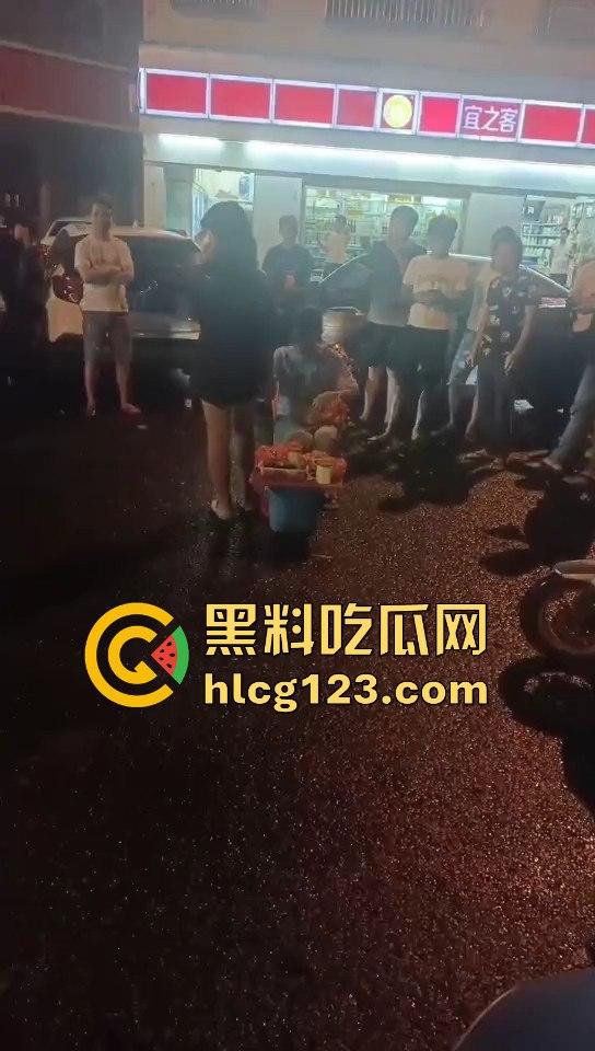 港片看多了吧！海口小姑娘也学抢劫，真以为自己是大哥啊？  第5张