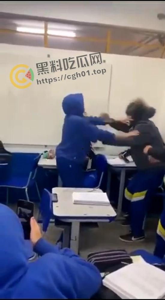 外网疯传！美国网红男娘被霸凌 带枪枪毙霸凌者 果然自由美利坚 枪战每一天  第4张