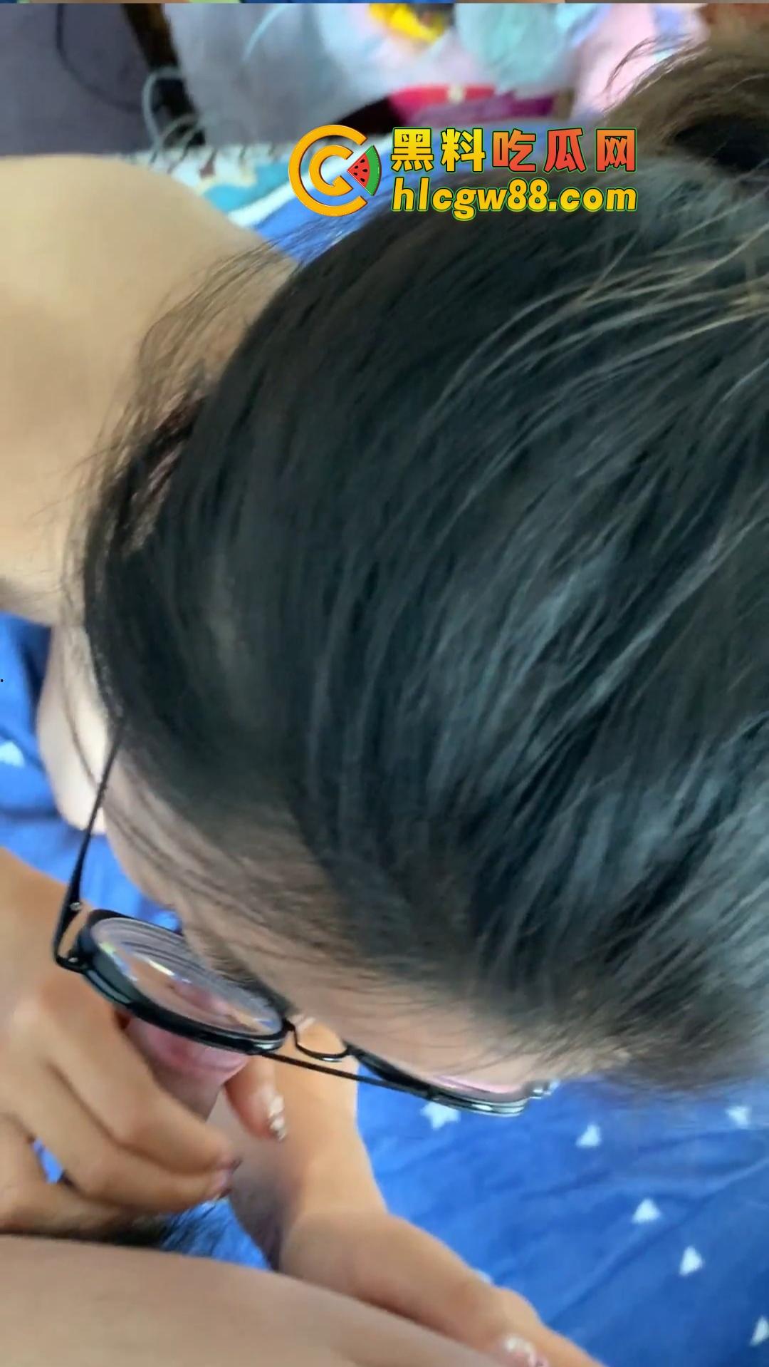 广东普宁共享单车都能骑出艳遇？随手搭讪个眼镜妹，结果一路聊回家被反差骚货直接给日了！  第5张