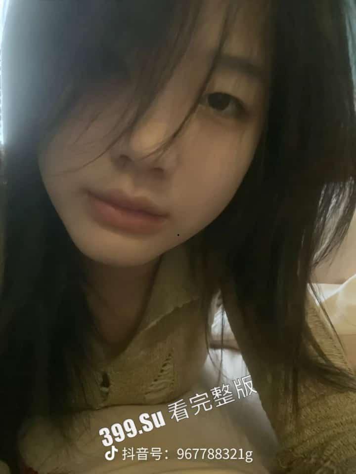 抖音百万粉丝网红『我不是脑花』大尺度视频流出 粉嫩身体骚逼淫液超多！  第3张