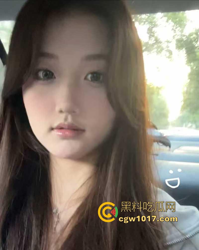 安徽工商学院反差婊【李梦瑶】约炮成瘾，擅长口交深喉，最爱无套内射，跟学长约炮录露脸吸吮挨操淫片，直接骑乘！  第2张