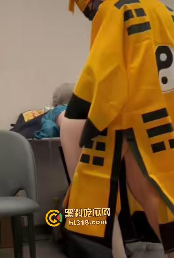 万圣节小僵尸被道士爸爸爆操，Q弹蜜桃臀被各种姿势猛操，最后内射僵尸，会不会生出僵尸小宝宝？  第3张