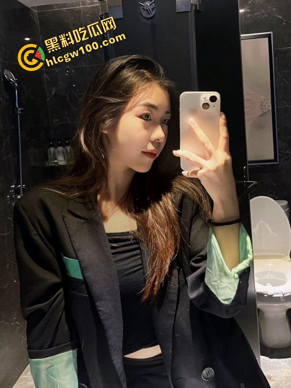 江苏徐州社会气质反差骚鸡贱逼『任嫦』勾引大哥车上激情全裸操逼车震!钟点房后入爆干!原创独家流出! 第3张 江苏徐州社会气质反差骚鸡贱逼『任嫦』勾引大哥车上激情全裸操逼车震!钟点房后入爆干!原创独家流出! 第3张