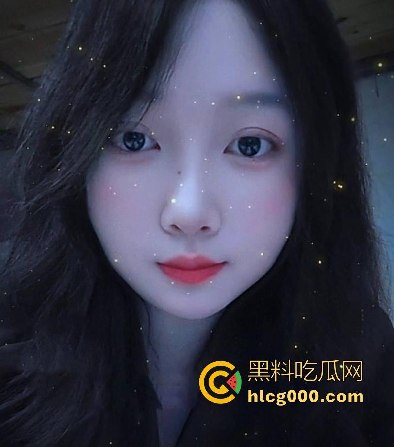 贵州微胖嫩妹【李曼】露脸调教视频曝光，微胖骚母狗黄瓜扣穴自慰，主动骑乘后入肥臀！  第2张