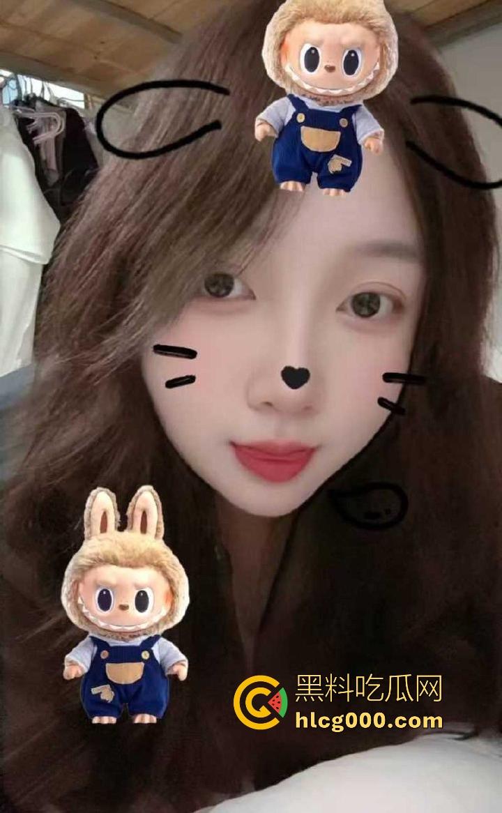 贵州微胖嫩妹【李曼】露脸调教视频曝光，微胖骚母狗黄瓜扣穴自慰，主动骑乘后入肥臀！  第5张