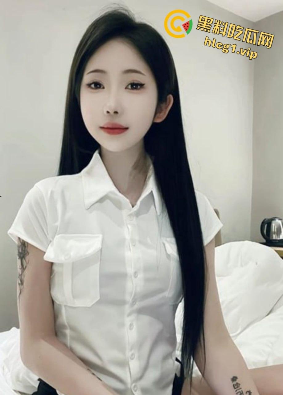 快手PK战惊现劲爆一幕！『万重山』力压『高冷小美』，惩罚环节竟然蕾丝内裤微露逼毛  第7张