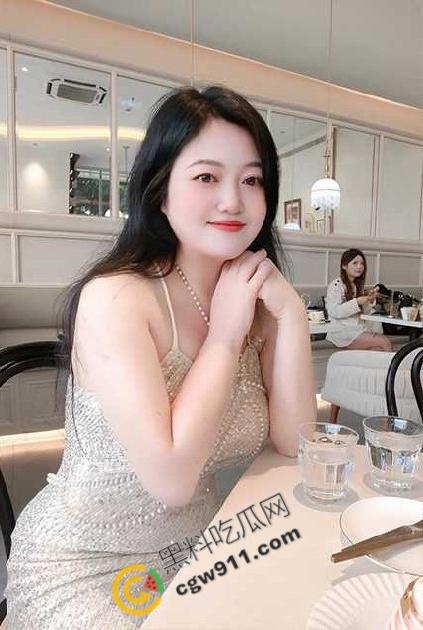 海角大神与小姨的禁忌交欢！趁小姨洗澡裸体的间隙，被肉棒诱惑，主动求操，对白露骨，场面超淫  第3张