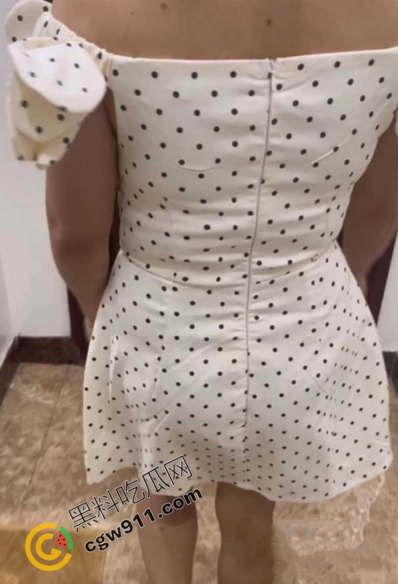 海角大神与小姨的禁忌交欢！趁小姨洗澡裸体的间隙，被肉棒诱惑，主动求操，对白露骨，场面超淫  第4张