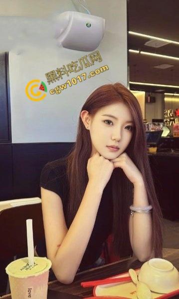 北京女大学生【张佳瑶】被金主包养视频泄密！露脸口交，舌尖拉丝，女上后入轮番爆操，淫液喷溅，画面刺激无比！  第2张