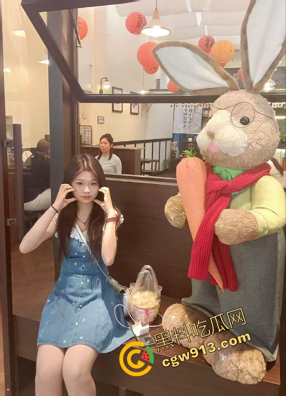 湖南师大校花级大四女生【李梦瑶】吻起来小心翼翼，床上却变身鸡巴爱好者，口活堪称神技！  第4张