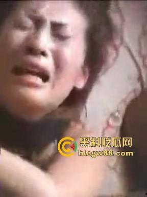 香港女星【刘嘉玲】当年被绑架强奸的视频泄露流出，匪徒无套颜射 虽画质模糊但依稀看得出是本人！  第19张