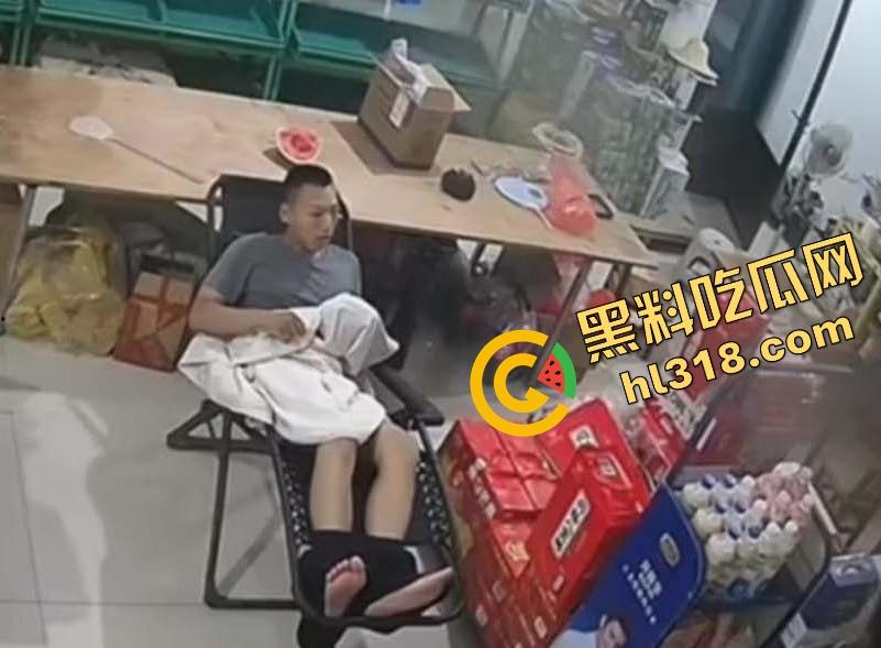 大白天门店打飞机被顾客撞见,店主骚到开着门撸管,顾客进门直接吓懵,这饥渴劲头是真服了! 第11张 大白天门店打飞机被顾客撞见,店主骚到开着门撸管,顾客进门直接吓懵,这饥渴劲头是真服了! 第11张