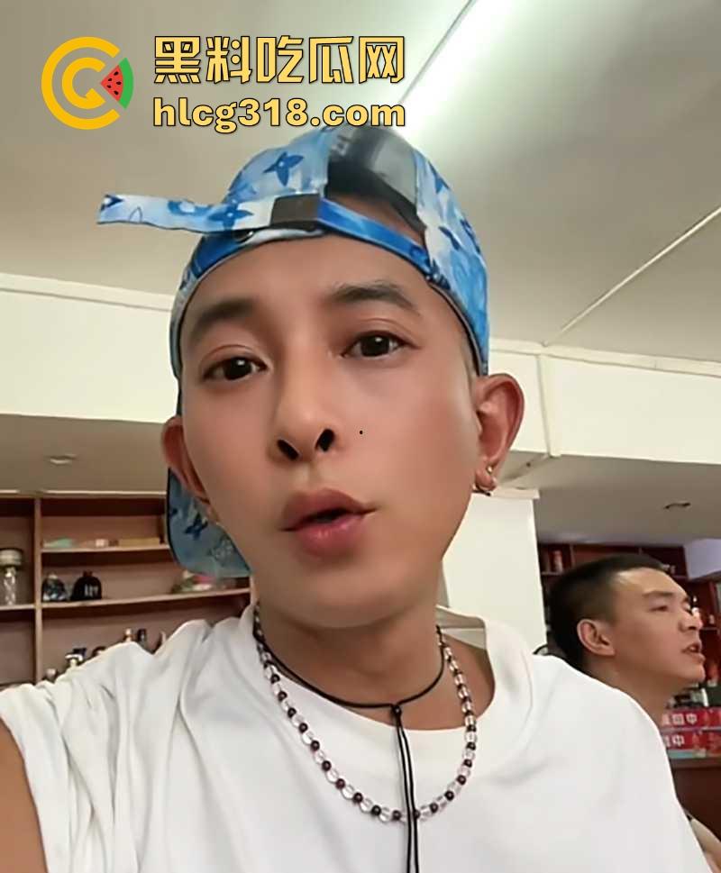 抖音网红【宏少传媒】沐足调戏微胖大奶技师，加钟外出约炮，边操边视频聊天炫耀！  第3张