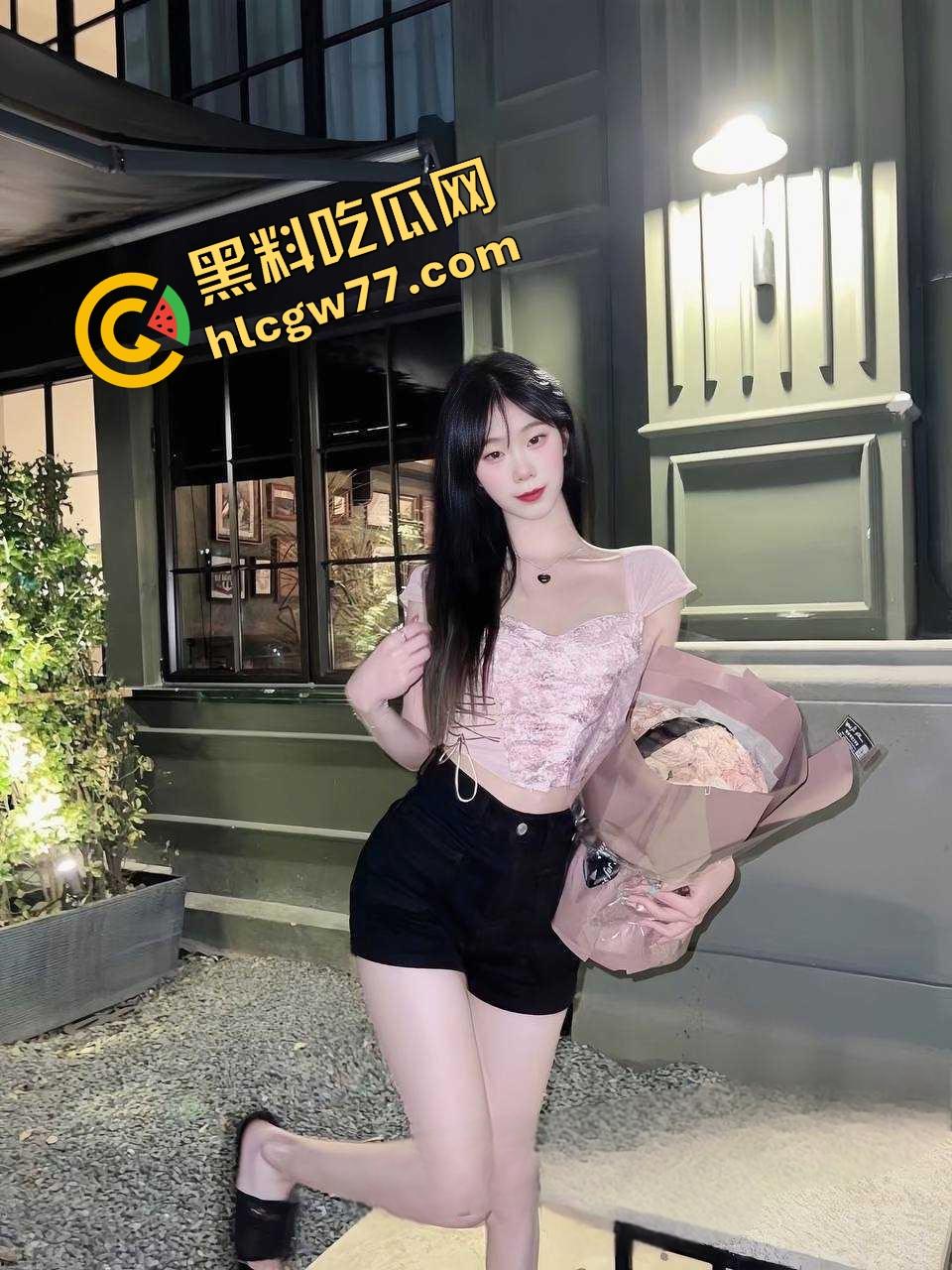 北京医科大学黑丝眼镜骚婊『沈雅欣』不雅私照疯传，戴眼镜的果然最淫荡，被无套狂插干到翻白眼！  第3张