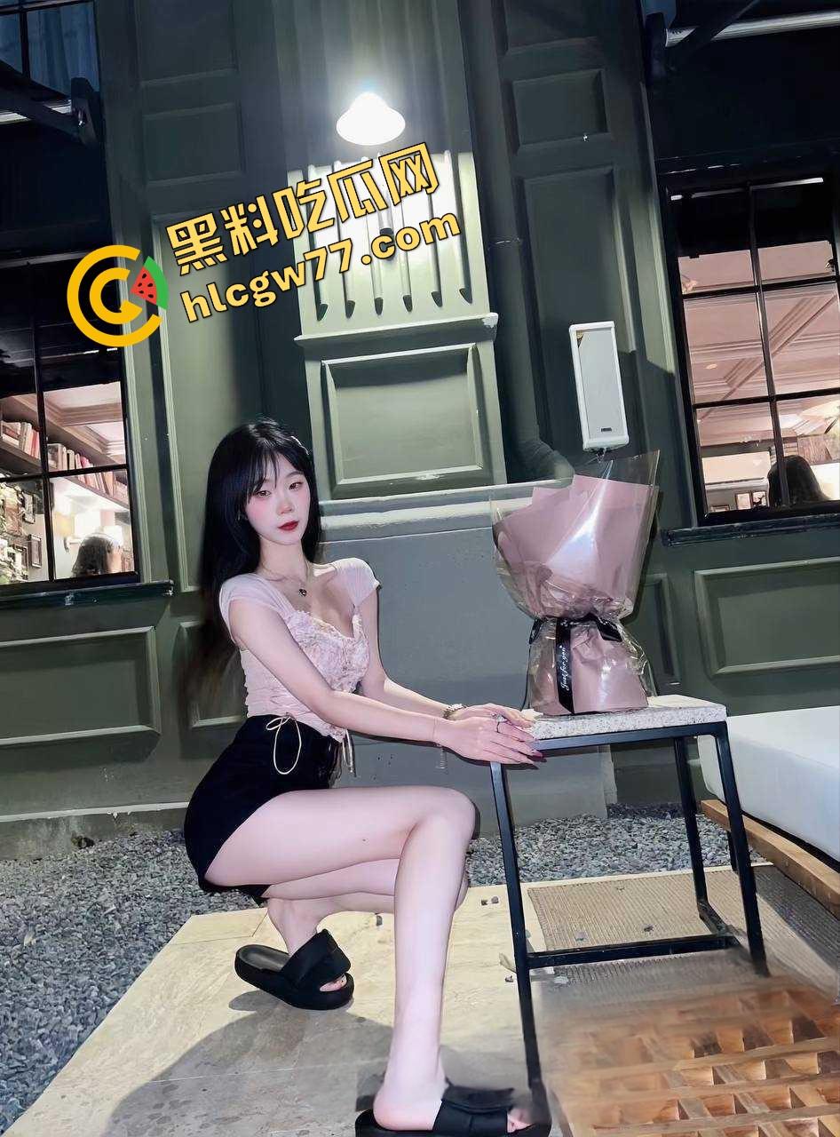 北京医科大学黑丝眼镜骚婊『沈雅欣』不雅私照疯传，戴眼镜的果然最淫荡，被无套狂插干到翻白眼！  第4张