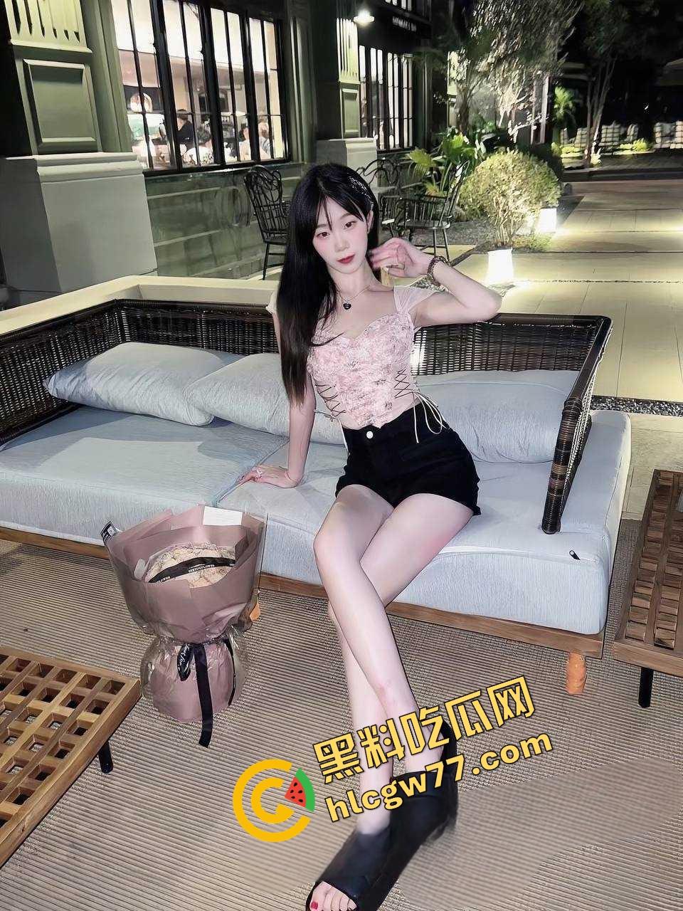 北京医科大学黑丝眼镜骚婊『沈雅欣』不雅私照疯传，戴眼镜的果然最淫荡，被无套狂插干到翻白眼！  第5张