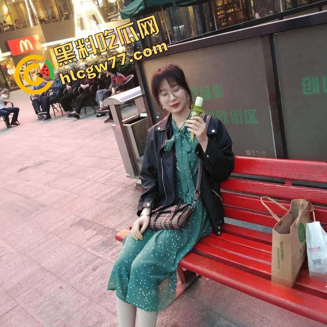 北京医科大学黑丝眼镜骚婊『沈雅欣』不雅私照疯传，戴眼镜的果然最淫荡，被无套狂插干到翻白眼！  第7张