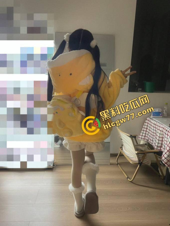 天津淫荡母狗『赵曦』萝莉脸配魔鬼御姐身，嫩洞喷汁奶子弹得能炸眼，操一炮香得鸡巴烧断！  第3张