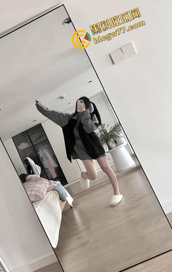 天津淫荡母狗『赵曦』萝莉脸配魔鬼御姐身，嫩洞喷汁奶子弹得能炸眼，操一炮香得鸡巴烧断！  第14张