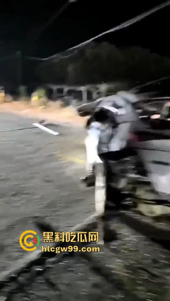 湛江雷州东里镇春节变丧场，士头路口惨烈车祸 ，家人还在吃席 ，这边已经送命了！  第2张