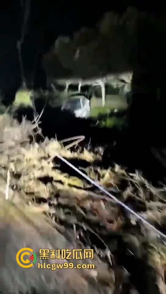 湛江雷州东里镇春节变丧场，士头路口惨烈车祸 ，家人还在吃席 ，这边已经送命了！  第6张