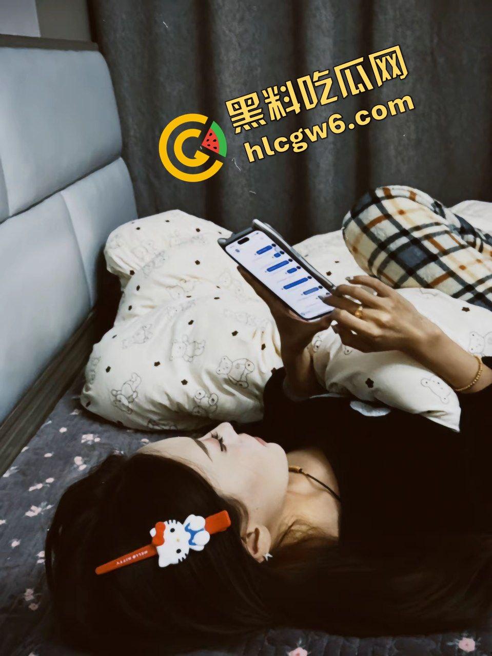 江西贵溪反差婊贱母狗人妻『夏妍熙』偷情老王酒店激情做爱 显眼大雷诱眼猛插骚逼！原创流出！  第4张