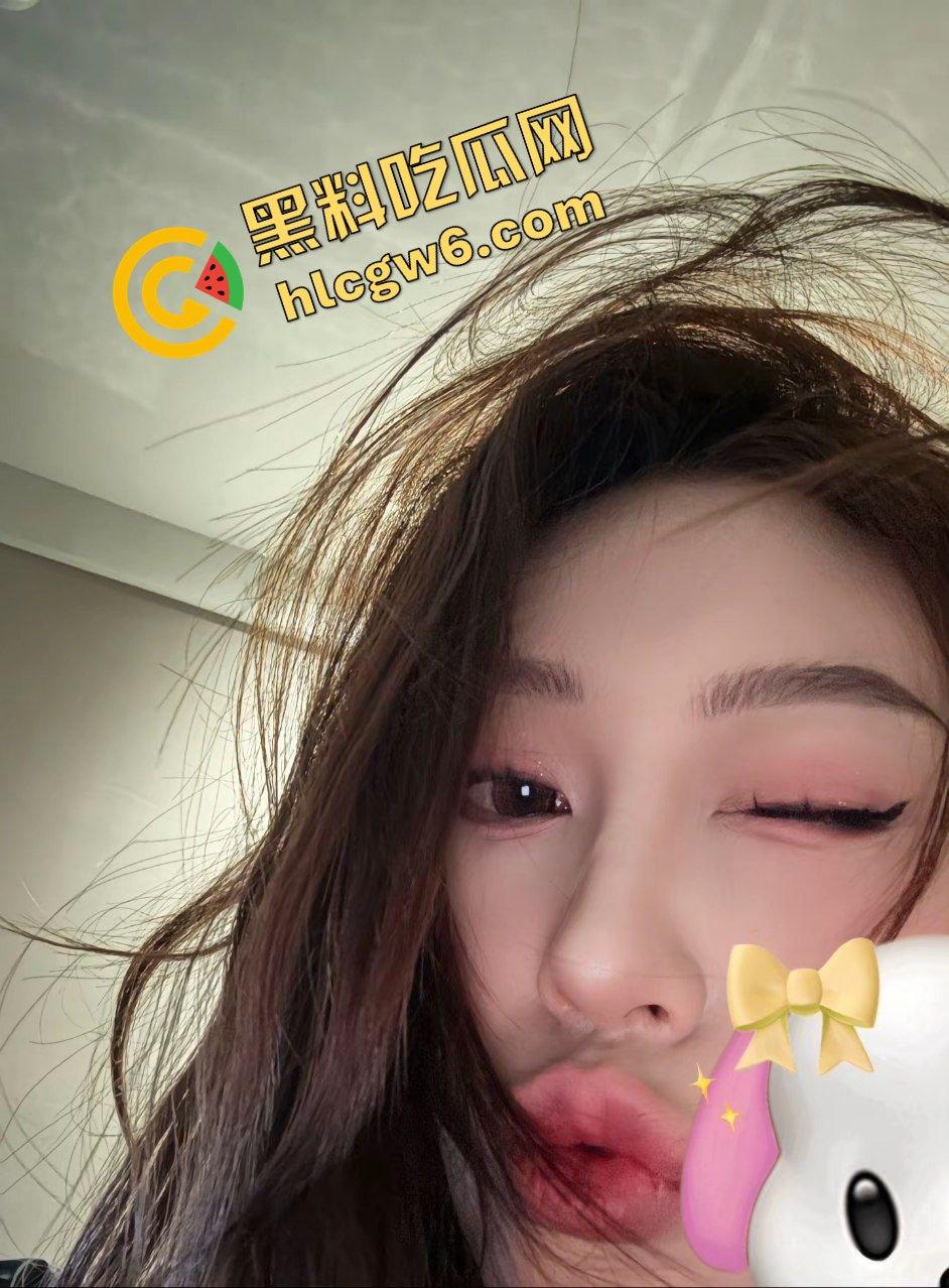 江西贵溪反差婊贱母狗人妻『夏妍熙』偷情老王酒店激情做爱 显眼大雷诱眼猛插骚逼！原创流出！  第6张