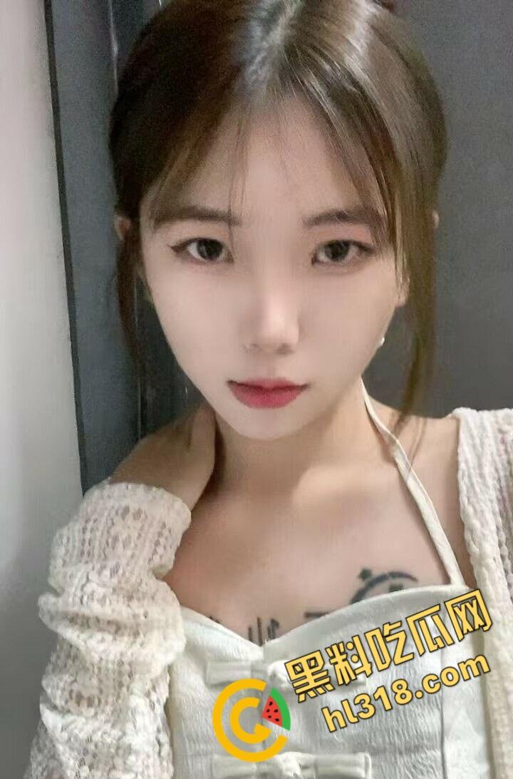 海口经济学院【王仙静】，上学约炮隔壁学校和老男人做爱，海口澄迈县众所周知骚鸡，母狗属性拉满！  第3张