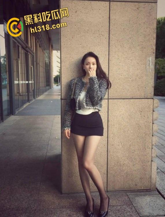 弟弟酒后表白亲姐姐，从半推半就到顺从配合，敏感姐姐水流成河，无套猛干高潮不断，小穴注满亲弟浓精！  第2张