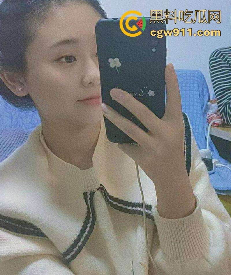 武汉大学极品学妹【姚雯莹】网调约炮拍性爱视频,淫荡堕落成听话母狗,嘴含内裤扣逼自慰淫骚至极! 第1张 武汉大学极品学妹【姚雯莹】网调约炮拍性爱视频,淫荡堕落成听话母狗,嘴含内裤扣逼自慰淫骚至极! 第1张