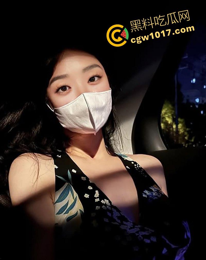 推特知名巨乳福利姬【olive】超淫新作流出，黑丝御姐开档诱惑，自慰狂怼小穴，淫水直流，性感魅力让人沉浸肉欲诱惑！  第6张