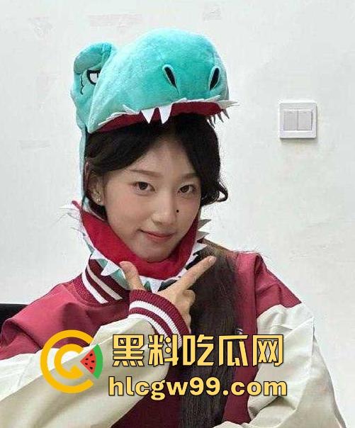 西安职业技术学院【苏妙玲】和男友的情趣生活分手后遭男友曝光！表面御姐私底下最爱穿情趣内衣被操，独家曝光！  第2张