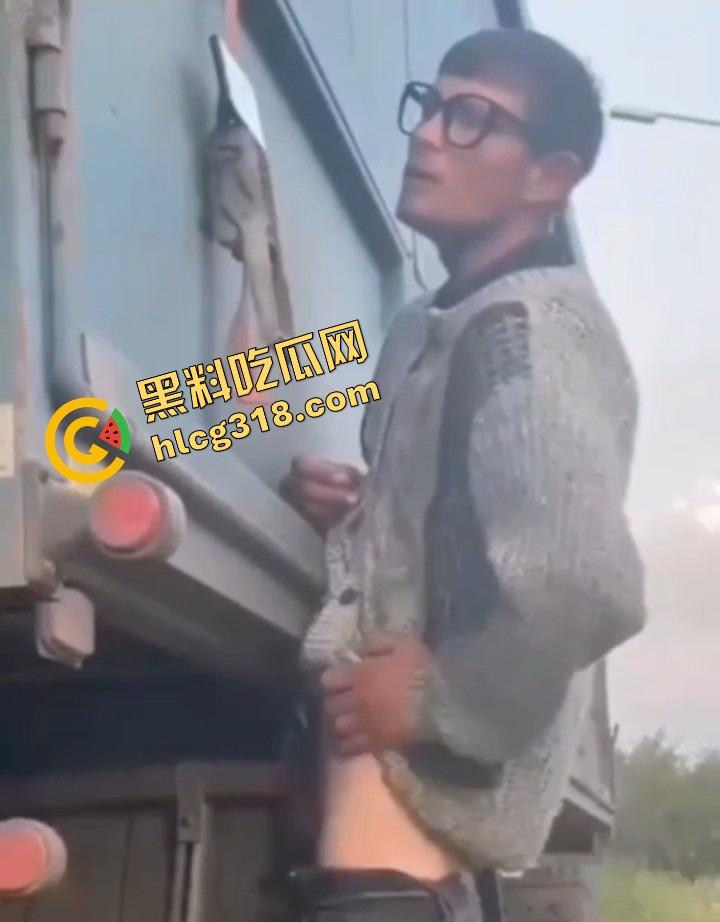 哥们太久没泄压，已经进入见洞就硬状态，见洞就想怼，马桶眼排气管、甚至风吹草动都能让他起反应！  第7张