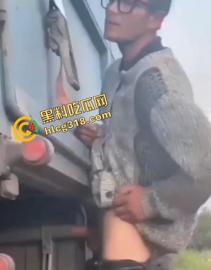 哥们太久没泄压，已经进入见洞就硬状态，见洞就想怼，马桶眼排气管、甚至风吹草动都能让他起反应！  第8张