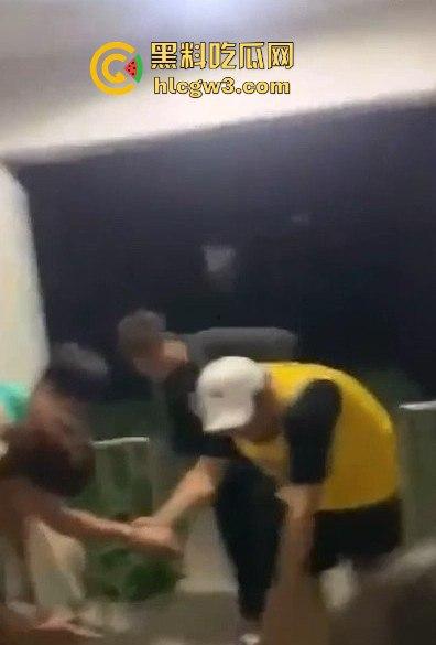 安徽校园内衣大盗现场翻车！臭袜子满地，小伙口味重，偷遍女宿舍内裤，活脱脱现代采花贼！  第1张