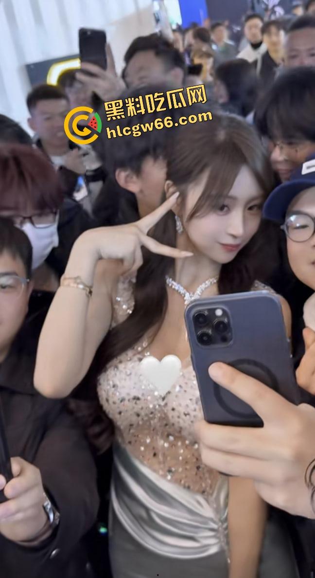 车模『陈77』苏州参展被改装圈大佬带走猛蹬一夜，身材顶得离谱，腿太长了操起来都得站着！  第12张