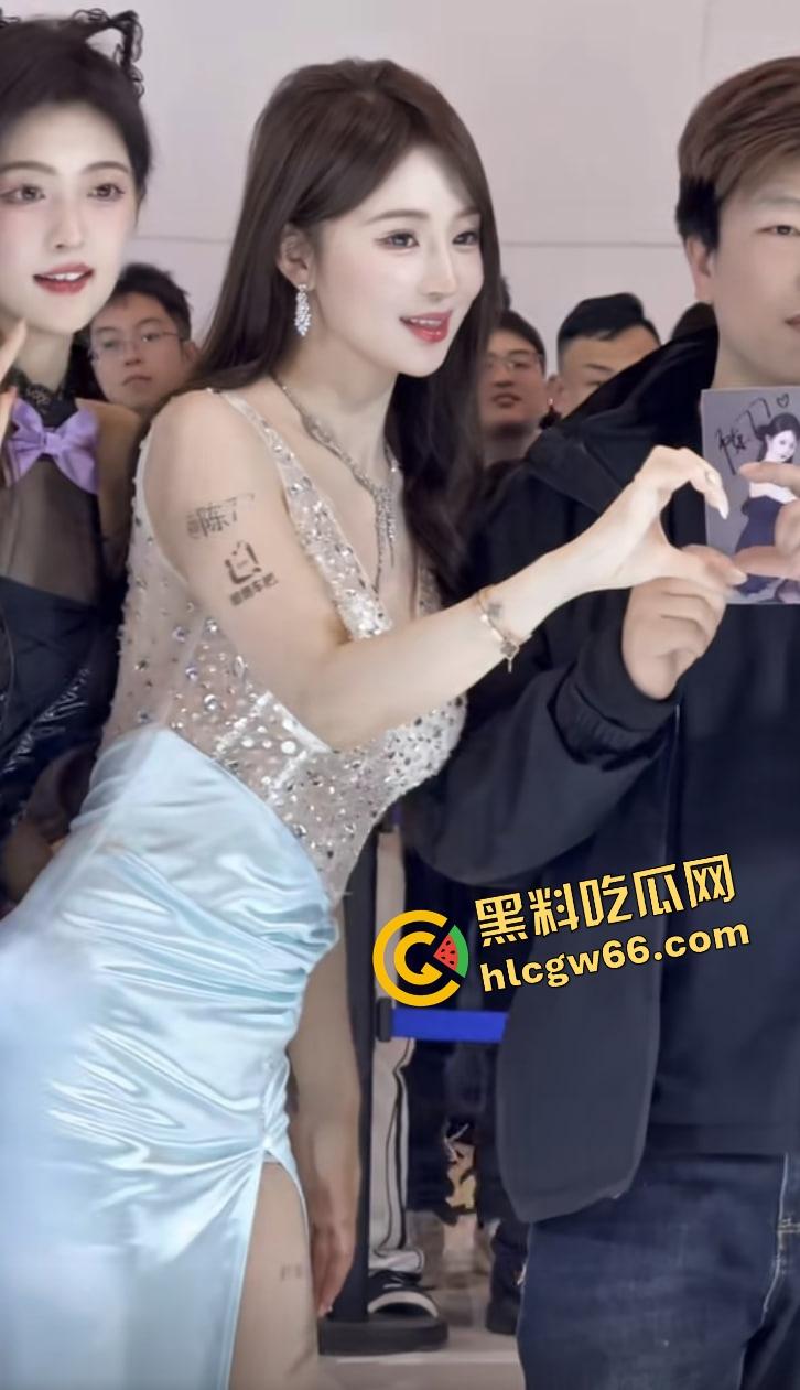 车模『陈77』苏州参展被改装圈大佬带走猛蹬一夜，身材顶得离谱，腿太长了操起来都得站着！  第14张