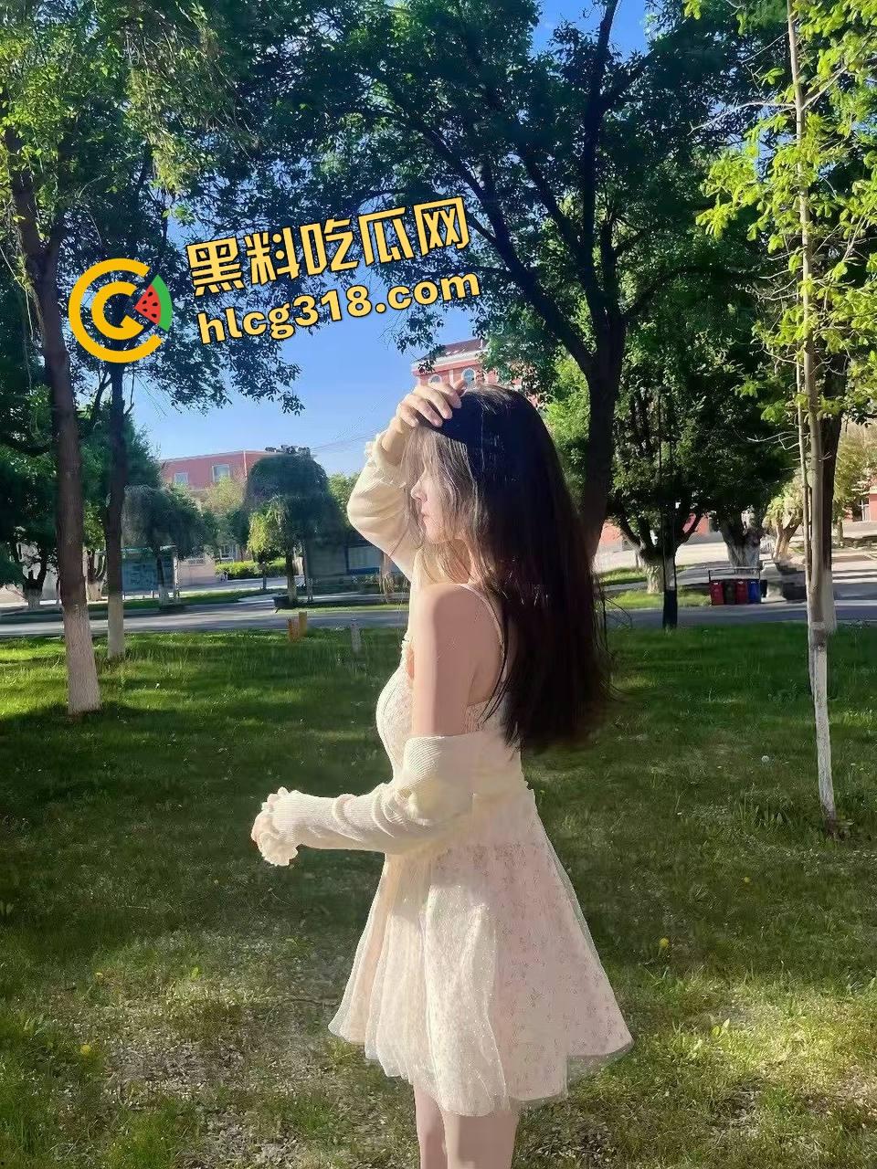 台球厅约到05后JK妹妹『田熙淼』自己坐上去猛摇成全自动飞机杯，敏感肌妹子怎么给自己坐喷水了！  第2张