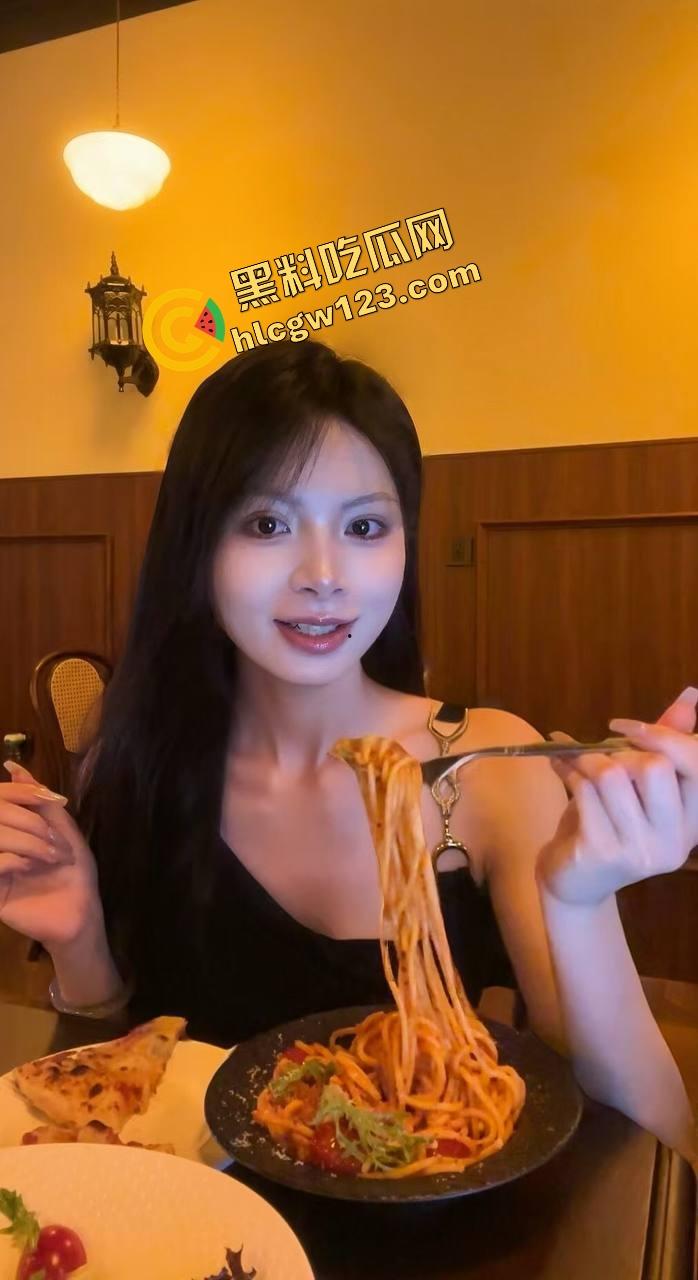 江苏希妙被男友忽悠剃成白虎，干净到连毛孔都没剩，一边突突一边拍，拍完发兄弟群炫耀我女友粉嫩剃光的！  第3张