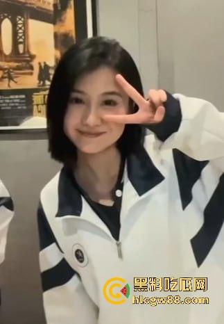 课堂上是学霸,床上是母狗!湖南短发大学生【郭奕函】被约炮大神玩坏任人爆操,被干到高潮连连! 第5张 课堂上是学霸,床上是母狗!湖南短发大学生【郭奕函】被约炮大神玩坏任人爆操,被干到高潮连连! 第5张