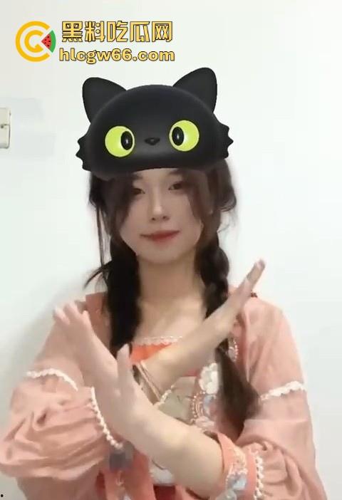 瓜友投稿 曝光自己的前女友【林慧慧】19岁双马尾少女被开发成淫荡母狗 穿古装跟男友视频自慰  第3张